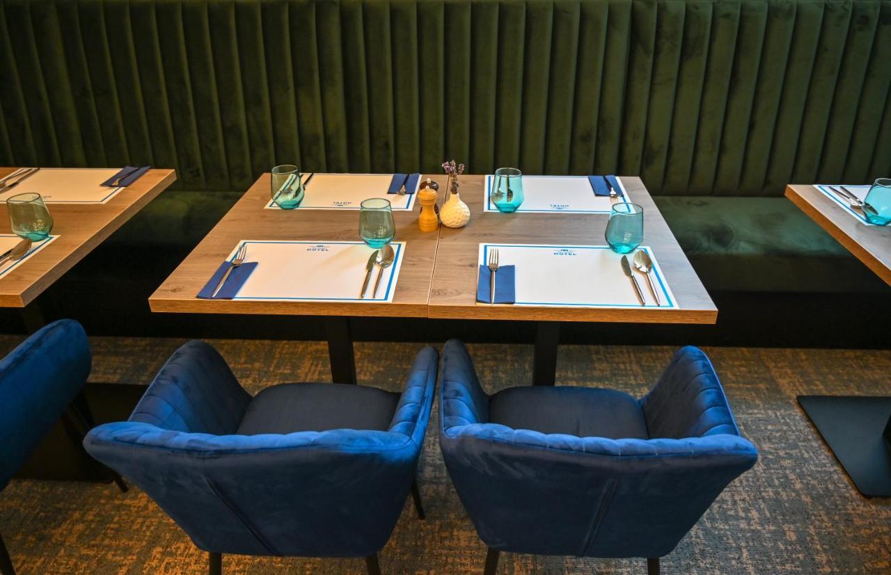 Nn Boutique Hotel Tiszaujvaros Luaran gambar