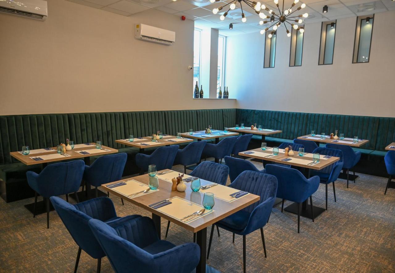 Nn Boutique Hotel Tiszaujvaros Luaran gambar