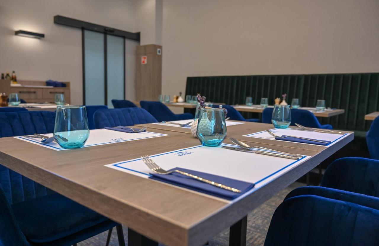 Nn Boutique Hotel Tiszaujvaros Luaran gambar