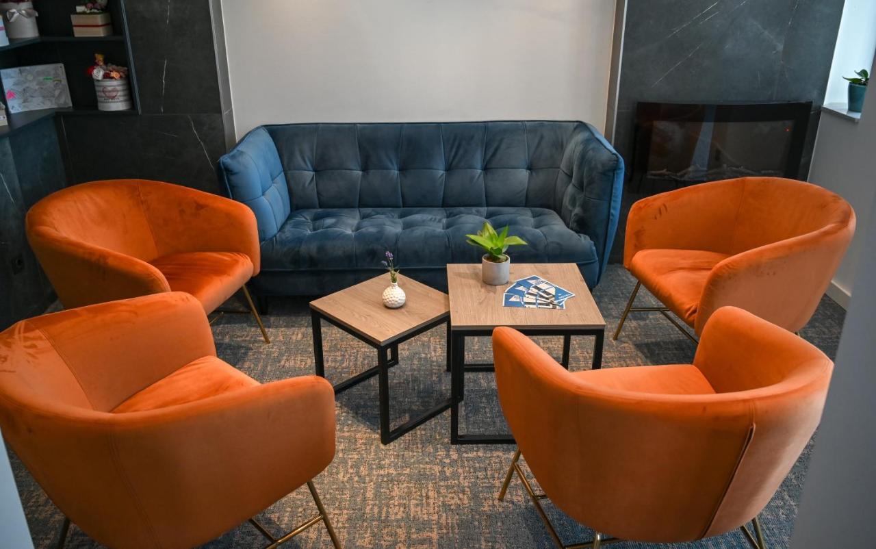 Nn Boutique Hotel Tiszaujvaros Luaran gambar
