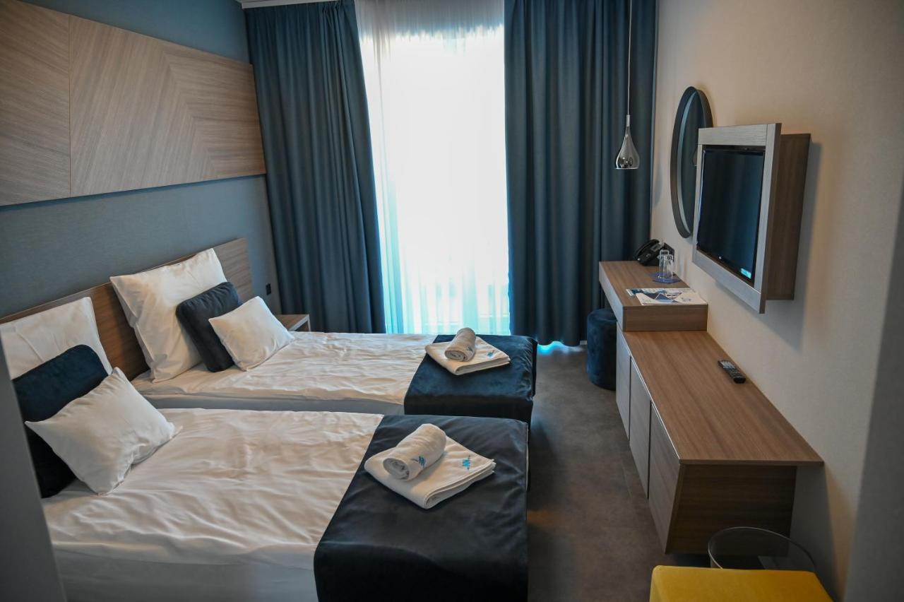 Nn Boutique Hotel Tiszaujvaros Luaran gambar