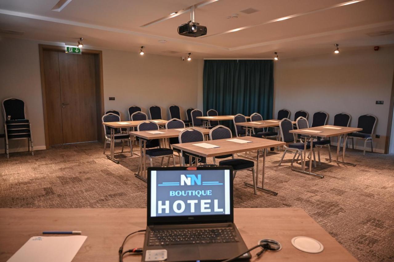 Nn Boutique Hotel Tiszaujvaros Luaran gambar