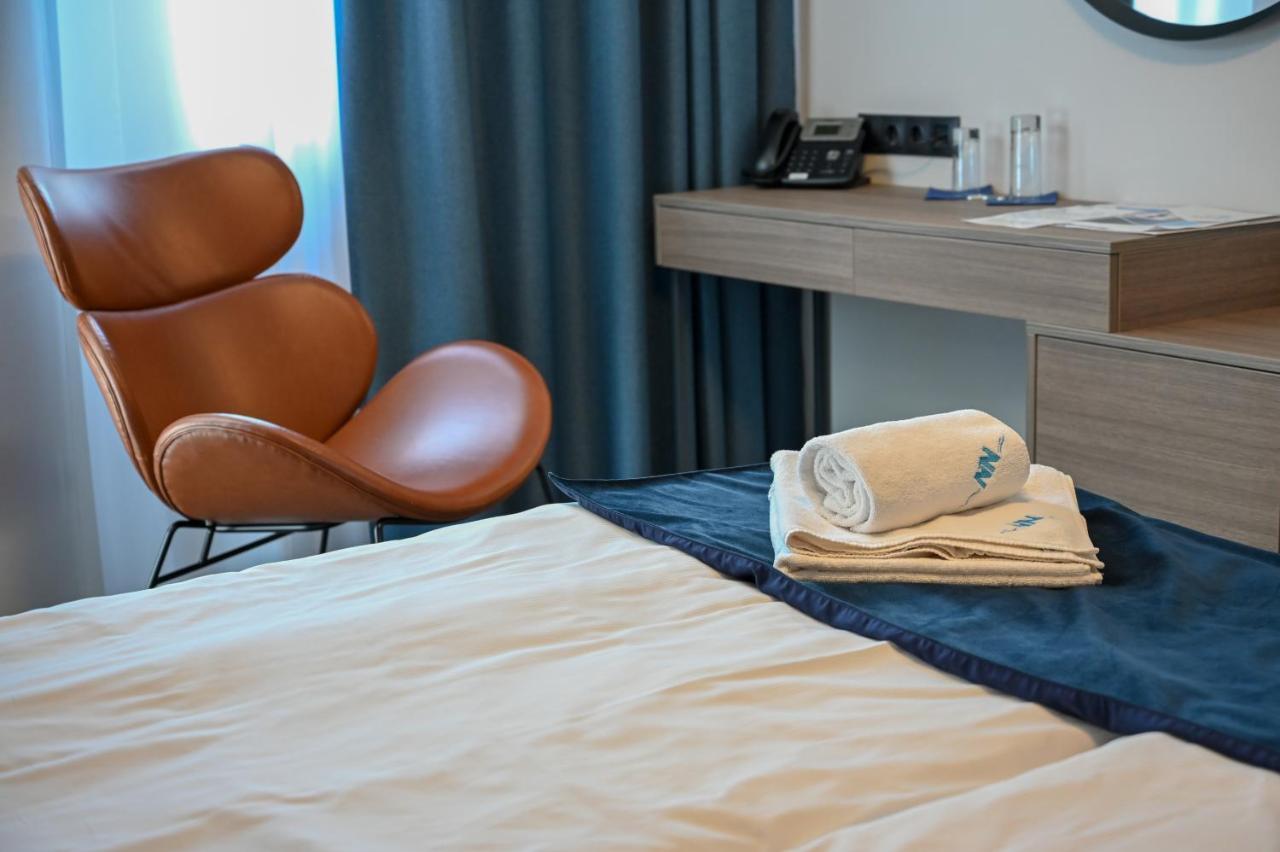 Nn Boutique Hotel Tiszaujvaros Luaran gambar