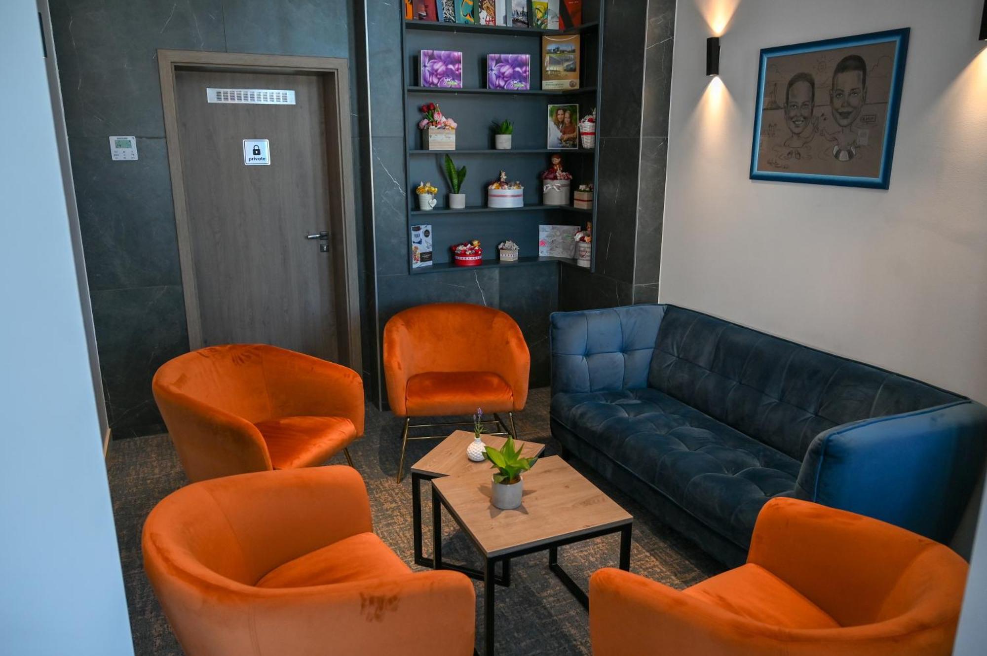 Nn Boutique Hotel Tiszaujvaros Luaran gambar