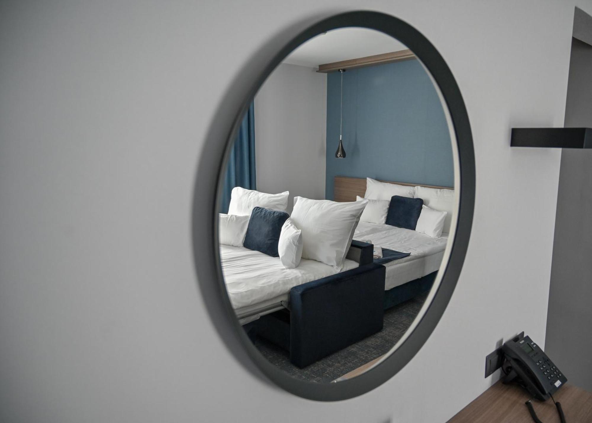 Nn Boutique Hotel Tiszaujvaros Luaran gambar