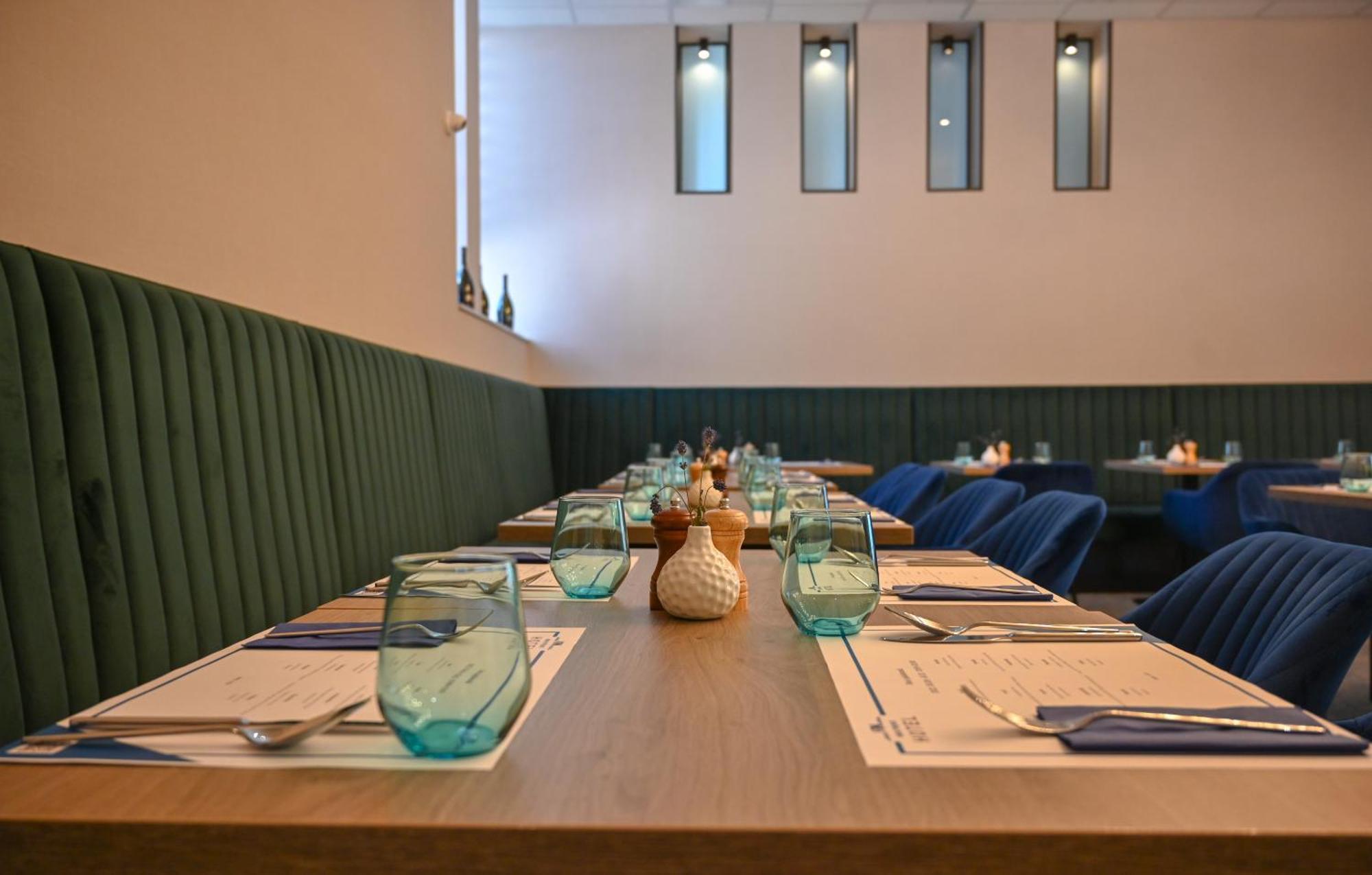 Nn Boutique Hotel Tiszaujvaros Luaran gambar