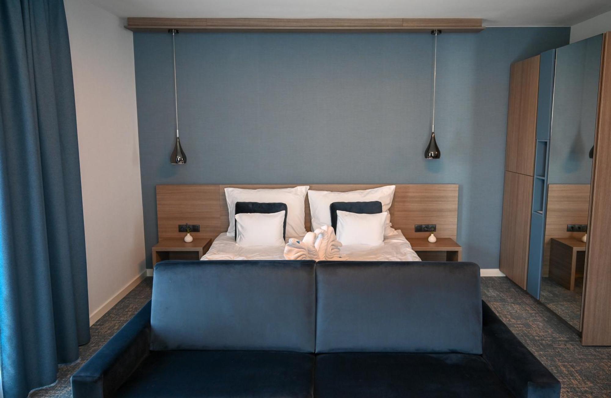 Nn Boutique Hotel Tiszaujvaros Luaran gambar