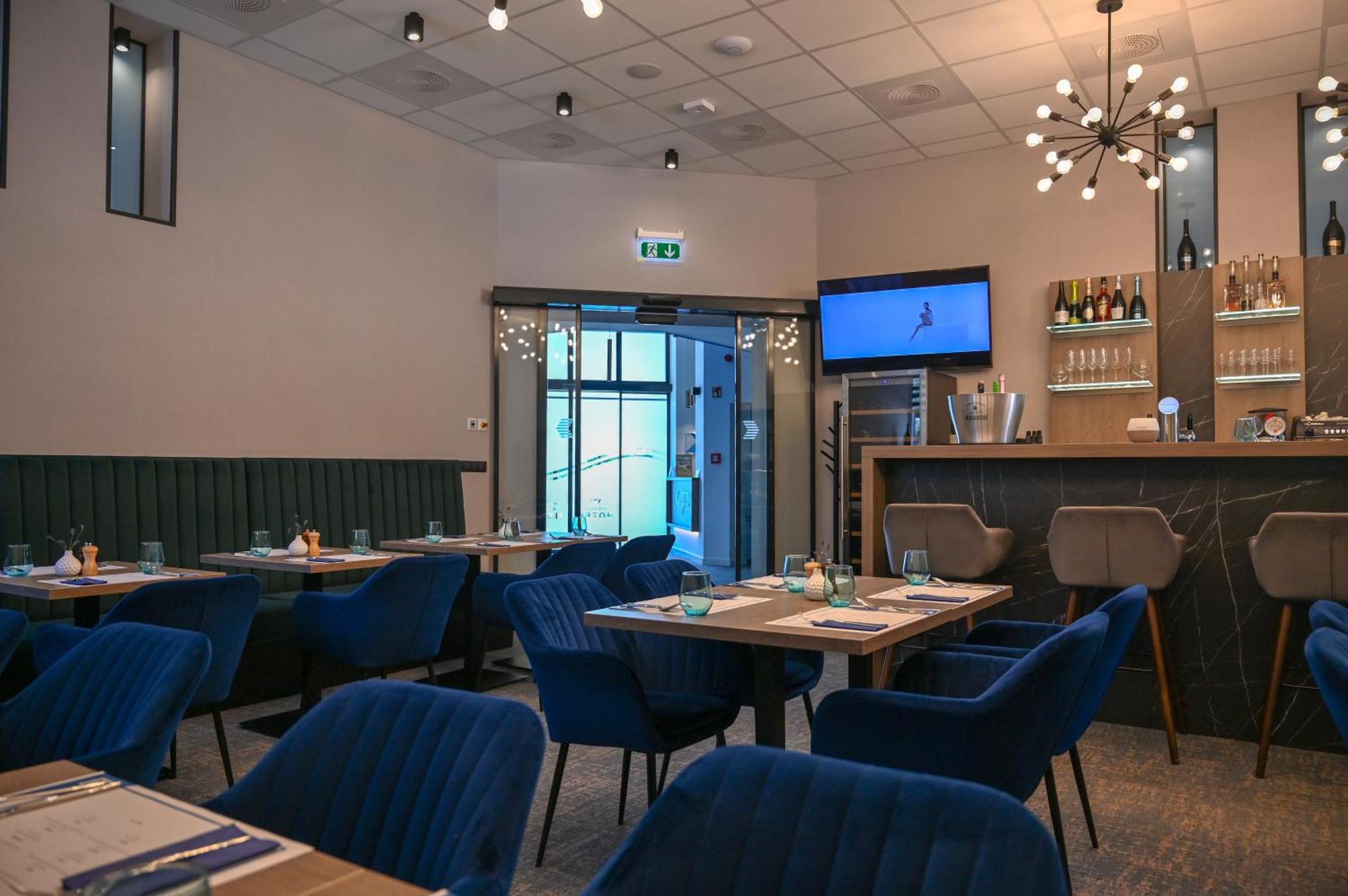 Nn Boutique Hotel Tiszaujvaros Luaran gambar