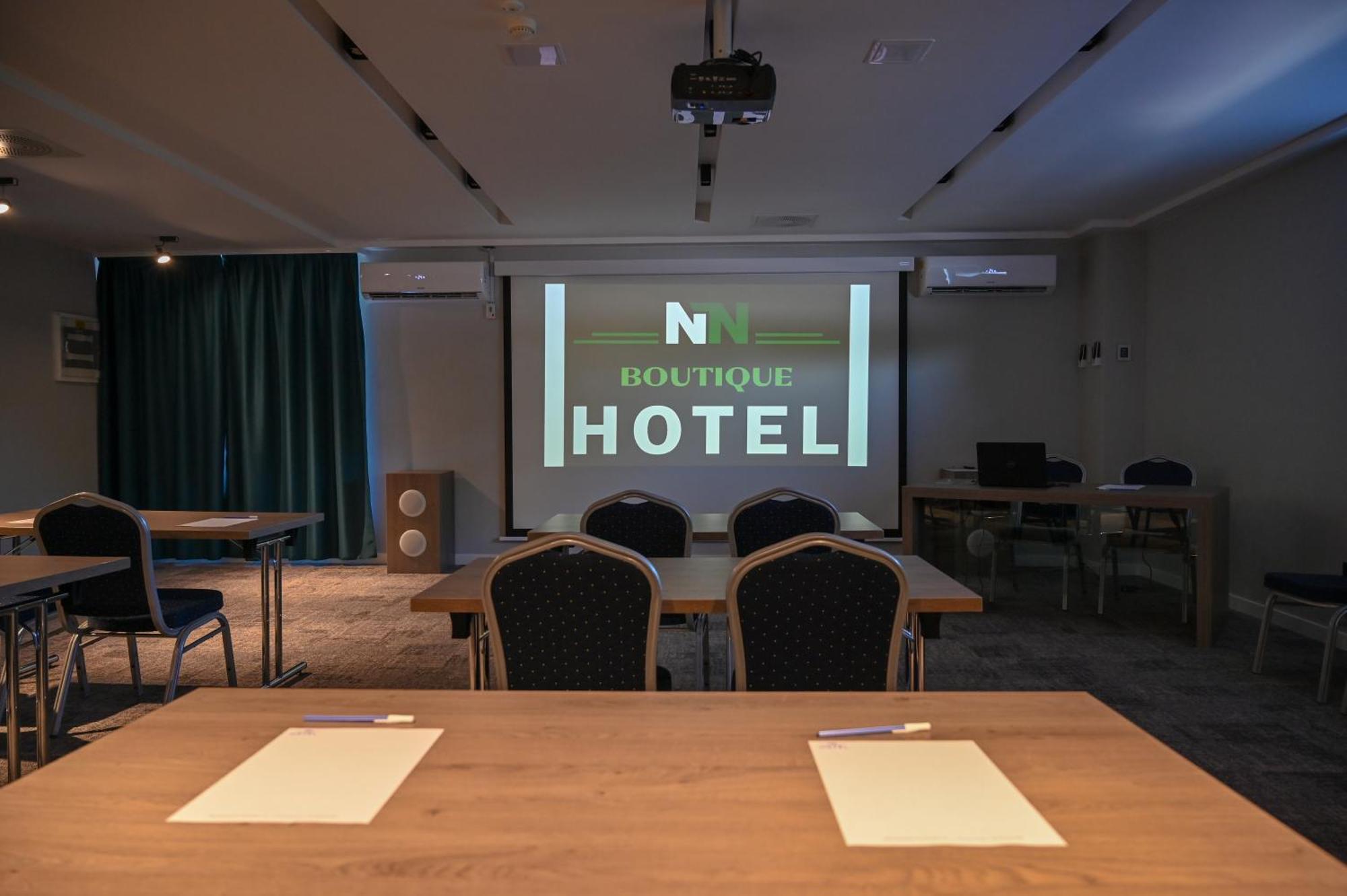 Nn Boutique Hotel Tiszaujvaros Luaran gambar