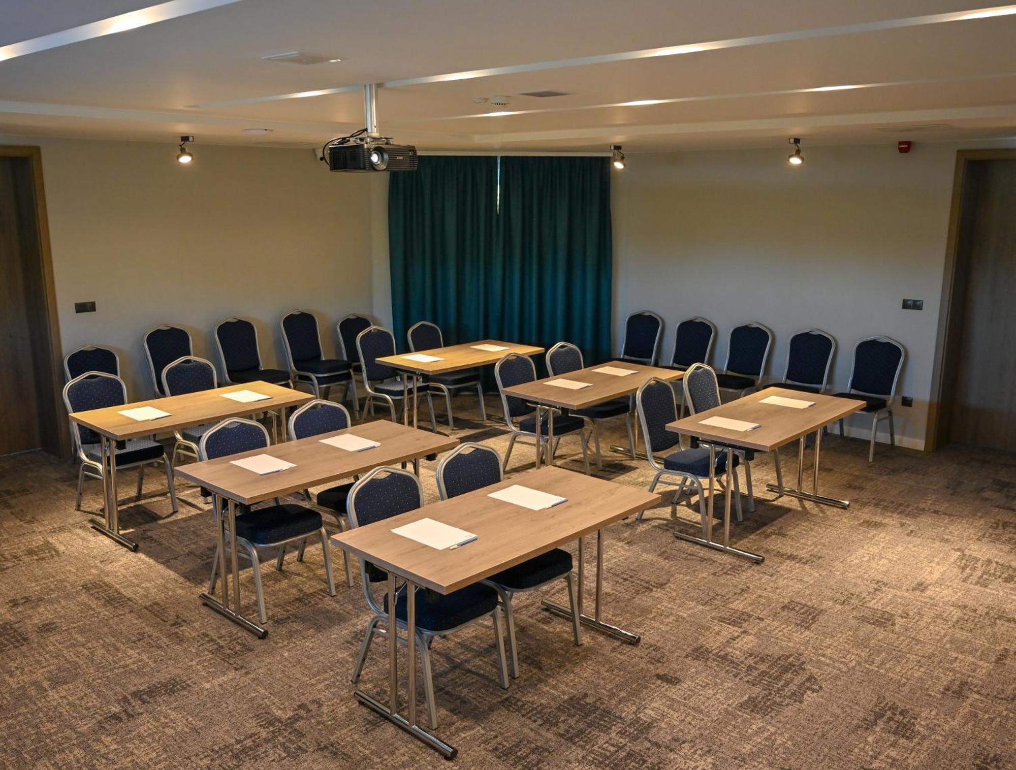 Nn Boutique Hotel Tiszaujvaros Luaran gambar